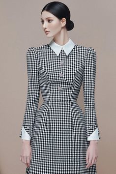 Women's Gianni A-line Shirt Collar Jacquard Midi Dress XS/S/M/L Caro MEAN BLVD Folded Sleeves, Corporate Women, Mean Blvd, Jacquard Shirt, Houndstooth Dress, Mass Production, Style Mistakes, Elegant Outfit, Shirt Collar