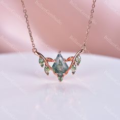 ☆Necklace Material☆ Material: 925 Sterling Silver/Solid 10K/14k/18k/Platinum Rose Gold/White Gold/Yellow Gold (PLEASE choose silver or platinum if you are allergic to nickel.) ☆Pendant Details☆ -Center Stone: 7x9mm Kite Cut Moss Agate -Chain Length: 43cm with 2cm extender -The moss agate can be replaced with other gemstones, such as Aquamarine, Black Rutilated Quartz, Blue Sandstone, Ruby, Morganite, Peridot, Citrine, Topaz...etc, if need this service please feel free to contact me first! ☆Servi Moss Agate Necklace, Blue Sandstone, Platinum Rose Gold, Nature Necklace, Women Pendant, Agate Necklace, Leaf Charms, Birthday Gift For Her, Rutilated Quartz