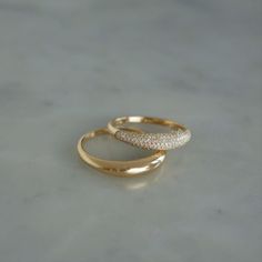 Jewellery Rings Gold, White Gold Band Ring, Round Rings Gold, Dome Wedding Ring, Dome Gold Ring, Daily Ring Stack, Elegant Dome Ring With Vs Clarity For Wedding, Elegant Wedding Dome Ring, Vs Clarity, Gold Domed Ring With Brilliant Cut