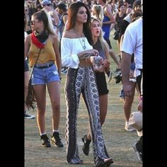 Look Da Festival, Mode Coachella, Moda Coachella, Outfits Para Festival, Moda Hippie, Fest Outfits, Festival Glitter, Look Festival, Coachella Music Festival