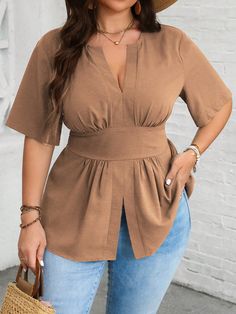 Café integral Casual Collar manga corta Tela tricotada Liso Top Embellished No-Elástico The Office Shirts, Plain Tops, Plus Size Blouses, Short Sleeve Blouse, Plus Size Tops, Plus Clothing, All Fashion, Casual Shorts, Length Sleeve