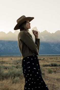 From coffee dates to country music festivals, the Teddy Cattleman Hat has you covered. With a true cattleman crown + wide western brim, this classic cowgirl hat is sure to stand out in a crowd. May we suggest taking Teddy up a notch? Shop Western bands + your favorite hat trims to make the look your own! S/M = 57cm M/L = 59cm 100% soft Australian wool Great sun protection Cowboy Hat Outfit Woman, Cattleman Hat, Classic Cowgirl, Clogs Heels, Invert Colors, Mom Accessories, Country Music Festival, Coffee Dates, Cowgirl Hat