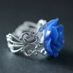 HALLOWEEN SALE Cobalt Blue Rose Ring. Blue Flower Ring. Filigree Adjustable Ring. Flower Jewelry. Ha Blue Rose Jewelry, Blue Rings Aesthetic, Blue Wedding Rings, Resin Rose, Elven Jewelry, Ring Flower, Jewelry Hand, Rose Ring, Romantic Flowers