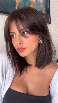 Bangs In Short Hair, Haircut Short Hair Women, Haïr Cut Short Hair, Shoulder Length Bob With Curtain Bangs, Short Brown Hair With Curtain Bangs, Bob Hair With Curtain Bangs, Short Brunette Hair With Bangs, Haircut Short Hair With Bangs, Haïr Style Short Hair