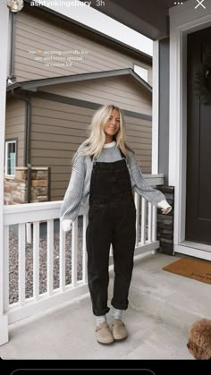 Overalls And Long Sleeves Outfit, East Coast Outfits Fall, Sweatshirt And Overalls Outfit, Comfy Cute Work Outfits, Hairstylist Outfits Fall, Apple Hill Outfit, Fall Mom Style, 24 Year Old Outfits, Overalls Outfit Aesthetic Fall