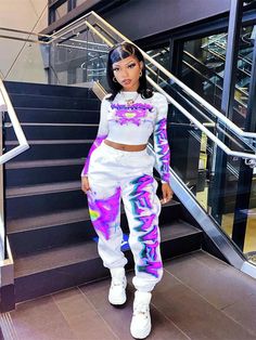 Couleur: Bleu, Vert, Orange, Violet, Fuchsia; Taille: S, M, L, F, XL, XXL Sweat Suits Women, Crop Top And Sweatpants, Looks Pinterest, White Fashion Casual, Loungewear Outfits, Moda Streetwear, Printed Sweatpants, Streetwear Mode, Two Piece Pants Set