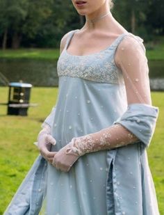 Bridgerton Daphne Blue Lace Dress Sleeveless - Regency Era Blue Wedding Dress Plus Size - WonderlandByLilian Peach Gown, Empire Waist Gown, Bridgerton Inspired, Regency Era Fashion, Blue Lace Dress, Regency Dress, Regency Fashion, Sleeveless Gown, Regency Era