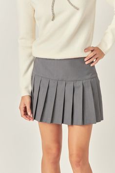 Be the trend setter this season with our Pleats Detailed Mini Skort. Crafted from high grade materials this skort comes with a high waisted fit hidden in seam zipper and pleats detail to give that bold and stylish look. Its mini length falls perfectly on your legs and will make sure you stand out in the crowd. Perfect for daily outings this skort is sure to enhance your wardrobe. Shop now to get the best deal! High-waisted skort Hidden in-seam zipper Pleats detail Mini length Hand wash cold Do n The Trend, Best Deal, Trend Setter, High Grade, Heather Grey, Women's Fashion, Hand Wash, Shop Now, High Waisted