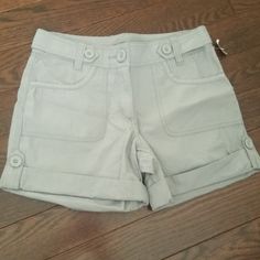 Nwt H&M Cargo Shorts Gray Sz 6 Approximate Measurements (Unstretched Laying Flat): Waist: 15" Rise: 9" Inseam: 4.5" 100% Cotton Thanks For Visiting My Closet! Casual Cotton Bottoms From H&m, H&m Relaxed Fit Shorts For Spring, H&m Relaxed Fit Spring Shorts, H&m Bottoms With Built-in Shorts, H&m Cotton Bottoms With Short Length, H&m Cotton Bottoms In Short Length, H&m Stretch Bottoms For Spring, H&m Relaxed Fit Bottoms, H&m Relaxed Fit Cotton Shorts