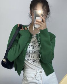 green casual outfit ! How To Pose, Korean Outfits, Retro Outfits, Simple Outfits, Daily Outfits, Daily Fashion