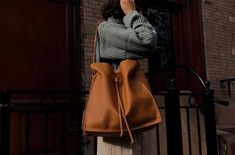 The Large Shopper – von Holzhausen Vegan Bag, Large Leather Bag, Plastic Water Bottles, Simple Tote, Work Gear, Vegan Bags, Basic Outfits, Colored Denim, Performance Fabric