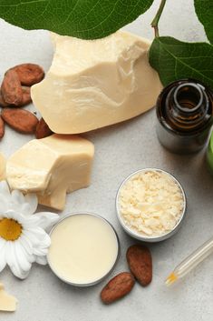 Cocoa Butter Benefits, Lotion Bars Recipe, Anti Aging Homemade, Green Tea Face, Body Butters Recipe, Organic Butter, Unrefined Shea Butter, Body Scrubs, Diy Recipes