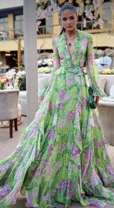 Classy Casual Outfits, Elegant Dresses For Women, August 15, Glam Dresses, Style Dresses, My World, Classy Dress, Chiffon Dress, Pretty Dresses