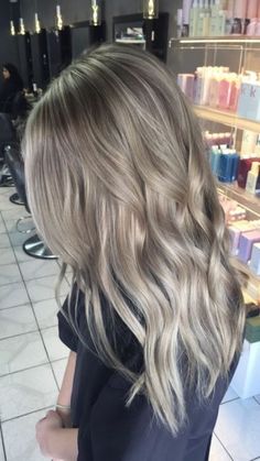 20 tendencias de coloración para el cabello 2018 Platinový Blond, Ashy Blonde Hair, Blond Beige, Brunette Ombre, Kadeřnické Trendy, Ash Hair Color