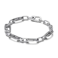 Enhance your styling possibilities with the Pandora ME Five Openable Link Chain Bracelet. Crafted in sterling silver, this bracelet features five smaller links interlocked with five larger openable links and closes with a spring back function. Mix and remix your look with this personalizable bracelet. Links can be exchanged and added. Each openable link is designed to be exclusively styled with up to 8 Pandora ME mini dangle charms or 2 Pandora ME medallion charms. Charms Disney, Pandora Me, Pandora Essence, Silver Link Bracelet, Gold Armband, Link Chain Bracelet, Engagement Rings Bridal Sets, Bracelet Collection, Dangle Charms