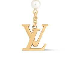 LOUIS VUITTON® - Louisa Bag Charm And Key Holder - Golden Louis Vuitton Official Website, Louis Vuitton Official, Color Dorado, Key Holder, A Bag, Gold Tone Metal, Key Rings, Key Ring, Stylish Design