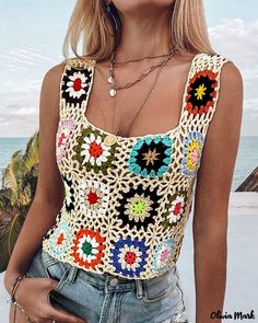 Olivia Mark - Crochet Beach Crop Top with Random Color Scarf Pattern and Hollow Out Detail Beach Crop Top, Beach Crop Tops, Modern Crochet Patterns, Crochet Hat Free, Crochet Ladies Tops, Crochet Hats Free Pattern, Crochet Mittens, Granny Square Crochet Pattern, Halloween Crochet