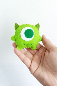 Little Mike’s Monster Plush Craft, Felt Toys Diy, Felt Plushie, Diy Plush Toys, Felt Monster, Monster Craft, Felt Keychain, Felt Toys Patterns, Cute Sewing Projects