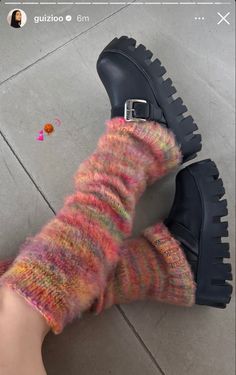 Knitted Socks Aesthetic, Brushed Crochet, Mohair Legwarmers, Crochet Outfits Aesthetic, Knit Fashion, Knitting Inspiration, Crochet Fashion, Cute Crochet