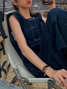 Trendy Loose Denim Jumpsuit Fitted Denim Overall Vest In Casual Style, Jumpsuit Fall, Moda Denim, Jumpsuit Blue, Estilo Denim, Trendy Denim, Mode Jeans, Denim Jumpsuit, Square Necklines