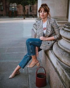 Office Look: scarpin de salto bloco! – Beijos, Blues & Poesia ❤ Work Outfits Frauen, Outfits Juvenil, Fashion Me Now, Style Casual Chic, Chique Outfits, Fall Capsule Wardrobe, Fashion Winter, Blazer Outfits, Womens Fashion For Work