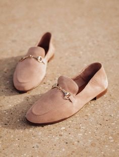 Chic Flat Slip-ons With Branded Insole, Feminine Slip-on Flats For Spring, Elegant Slip-ons For Spring Galas, Chic Slip-ons With Leather Sole And Low Heel, Spring Workwear Slip-on Moccasins, Summer Slip-on Office Loafers, Summer Slip-on Loafers For Formal Occasions, Summer Formal Slip-on Loafers, Elegant Spring Slip-ons With Leather Sole