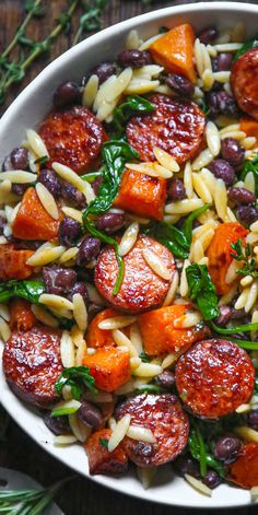 Butternut Squash and Black Bean Orzo with Sausage and Spinach in a white bowl. Orzo With Sausage, Butternut Squash And Sausage, Sausage Orzo, Sausage And Spinach, Autumn Dinner, Resep Pasta, Resep Diet, Squash Recipes, Sausage Recipes