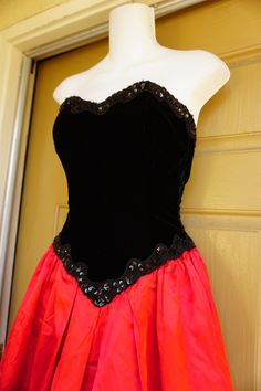 "Gunne sax 1980s party dress. Labeled size 6 -please see measurements, Boned velvety bodice. Zips in the back. Good vintage condition. Measurements taken across front lying flat 16\" across front armpit to armpit 13\" across front of waist 40\" length armpit to bottom" Velvet Evening Corset Dress With Corset Back, Velvet Corset Back Dress For Evening, Strapless Fitted Corset Dress For Costumes, Red Strapless Corset Dress For Costume Party, Strapless Corset Dress For Costume With Corset Back, Strapless Corset Back Costume Dress, Strapless Corset Dress For Costume, Strapless Corset Dress With Boned Bodice For Costume, Velvet Party Dress With Boned Bodice