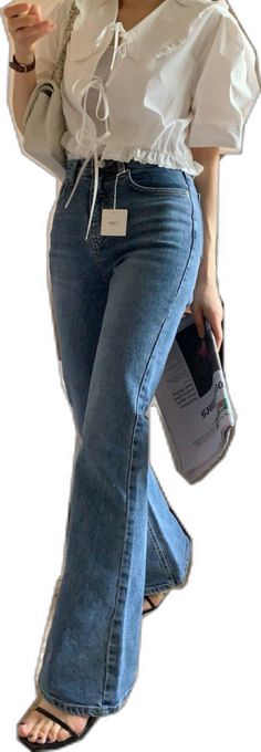 Casual Mid-rise Flare Jeans With Belt Loops, Casual High-waist Flares With Frayed Hem, Casual High Waist Flares With Frayed Hem, Trendy Flared Pants With Belt Loops, Casual High-waist Flares For Spring, Casual High Waist Flares For Spring, High-waist Casual Flares For Spring, High Waist Casual Flares For Spring, Casual Flare Jeans With Belt Loops