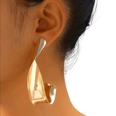 Brand New Women's Twisted Semi Hoop Earrings Genuine 14k Gold Plated 925 Sterling Silver (Stamped) 3" Tall 1.75" Wide Comfortable & Lightweight Retail Price $300 Buy With Confidence From A Trusted Seller With A 99%+ Feedback Rating! A0141 (Id-926-) Silver Gold, Gold Plate, Jewelry Earrings, Hoop Earrings, Twist, 925 Sterling Silver, Women Jewelry, Confidence, Sterling Silver