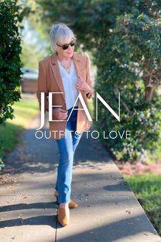 There are so many ideas for how to wear jeans. Here are some versatile jean outfit ideas that you will love! Learn how to update your wardrobe with straight leg, boyfriend, and wide-leg jeans. Perfect for staying stylish and comfortable with the latest jean trends! Sunday Jeans Outfit Casual, Can You Cuff Straight Leg Jeans, Over 50 Jeans Outfits, Straight Leg Denim Outfits, Jeans For 50 Year Old Women, What Shoes To Wear With Jeans, How To Wear Straight Leg Jeans, Classy Jean Outfits For Women