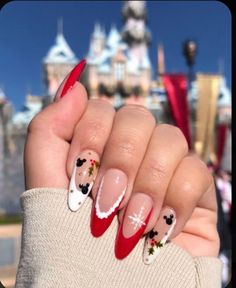 Disney Christmas Nails, Disneyland Nails, Disney Inspired Nails, Disney Acrylic Nails, Mickey Nails, Kutek Disney, Cute Christmas Nails, Christmas Gel Nails, Her Nails