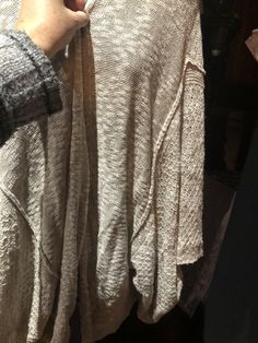 Free People short kimono sweater Flowing beige/ gray light knit Size S is huge 64 in wide. Dropped shoulders  One size fits all Please check out our thousands of great reviews!!! Beige Kimono, Free People Short, Kimono Sweater, Light Knit, Short Kimono, Gray Light, Sweaters Oversized, Drop Shoulder, One Size Fits All