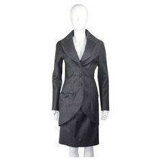 John Galliano Fall/Winter 1998 skirt suit in grey wool. Beautifully detailed bow detail to the front of the jacket. Condition Excellent Marked Size Jacket: UK 10 Skirt: UK 10 John Galliano, Skirt Suit, Bow Detail, Scorpion, Fall Winter, Fashion Outfits, Wool, Skirt, Grey