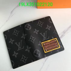 Size: 8cm*11cm It comes with Dust box, Care manual, Tag, and Paper bag. Luxury Wallet, Zipper Tote Bag, Zippered Tote, Wallet Fashion, Cute Bag, New Handbags, Card Wallet, Real Leather, Wellness Design