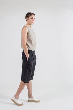 - Simple casual linen shorts - Wide side seam pockets - Elastic band on waist - Length 65 cm (25 1/2 inches) fits for 5'3''-5'7'' - Linen is washed - Color on photo: black, you can select other color from available - Plus size option requires exact measurements, can be made up to 130 cm (51 inches) in bust Linen clothing www.etsy.com/shop/HelensWear?§ion_id=22873505 Please, use this size chart to select your size US 0 Bust 82 cm (32.5 inches) Waist 64 cm (25 inches) Hips 89 cm (35 inches) US 2 B Black Linen Shorts, Shorts Plus Size, Linen Clothing, Black Linen, Linen Shorts, Linen Clothes, Linen Women, Friend Wedding, Waist Length