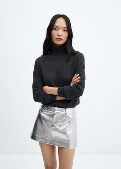 Short foil skirt - Women | Mango USA Metallic Midi Skirt, Sequin Midi Skirt, Flowy Shirt, Suede Mini Skirt, Cashmere Turtleneck, Cotton Leggings, Pleated Midi Dress, Designer Shorts, Pleated Midi Skirt