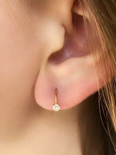 Fast shipping from USA * Sold as single or pair by your choice  Sweet and dainty! Exclusive handcrafted nose ring with simulated diamond  * Made from 14 k gold filled, hypoallergenic  Gold filled is actually a thick layer of 14 k gold over the brass core. It contains 5% of 14 k gold from its weight.  🌟Hypoallergenic, non-toxic, tarnish resistant  *simulated diamond 3mm *Round brilliant cut, VVS1 purity, D color 🌟Measurements (approx): diamond stone  3 mm  Ring wire thickness 20 gauge (0.8mm) R Elegant Hypoallergenic 14k Gold Nose Rings, Elegant Gold Nose Ring For Everyday, Dainty 14k Gold Round Huggie Earrings, Dainty 14k Yellow Gold Filled Huggie Earrings, Gold Minimalist Hoop Earrings, Dainty Round Huggie Earrings, Minimalist 14k Gold Hoop Earrings, Gold Minimalist Round Cut Hoop Earrings, Dainty Round Huggie Earrings, Single