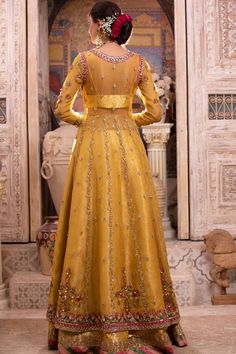 Pakistani Bridal Gown, Nickie Nina, Pakistani Gown, Mehendi Bridal, Pakistani Bridal Dress, Mehndi Dress, Embroidery Motif, Yellow Lehenga, Lehenga Gown