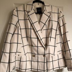 Nwt Rachel Roy Collection Double Breasted Jacket In Cream With A Black Plaid Pattern. Fully Lined, 4 Button Closure On Sleeves, Pockets. This Is A Quality Investment Piece. Size 3x. Cream Long Sleeve Blazer With Buttons, Cream Blazer With Button Closure, Cream Long Sleeve Blazer With Button Closure, Cream Blazer With Buttons For Work, Cream Button-up Blazer For Office, White Outerwear With Buttons For Office, White Buttoned Outerwear For Office, Rachel Roy, Double Breasted Jacket