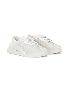 white cotton/calf leather blend floral-lace detailing logo patch to the side round toe front lace-up fastening flat rubber sole Detailing Logo, Dolce And Gabbana Kids, Girls Shoes Kids, Kids Logo, Flat Boots, Ballet Flat Shoes, Ankle Straps, Sneakers White, Boys Shoes