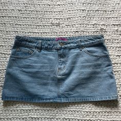 Nwot Never Worn & Didn’t Fit Me Super Trendy And Cute Offers Welcome!!!! Maroon Skirt, Low Rise Skirt, Mini Denim Skirt, Skirts Denim, Micro Skirt, White Mini Skirt, Micro Mini Skirt, Denim Maxi, Sequin Mini Skirts