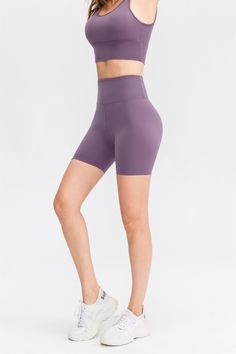 77% Nylon. 23% Spandex Soft. comfortable and skin friendly 4-way stretch. breathable and sweat-wicking Squat-proof High waisted design Featuring a back waistband pocket for storing your essentials Perfect for both sports activities and daily life