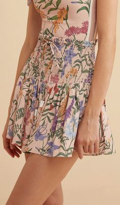 Casual Floral Print Mini Shorts, Casual Mini Length Floral Print Shorts, Casual Ruched Shorts, Casual Shorts With Gathered Waist For Spring, Convertible Dress, Tropical Floral Print, Feminine Look, Skorts, Breathable Fabric