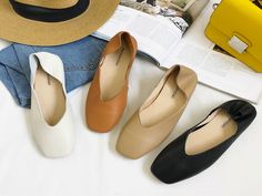 ♡Check our more items from our collection! https://www.etsy.com/ca/shop/BeauShoe?ref=seller-platform-mcnav ♡Keep your feet comfortable all day long with these vintage leather slip on shoes! Not only are they stylish and beautiful, they are also made of the calfskin leather and are the softer than you could imagine. ♡Material: Leather ♡Package Size: 300 x 200 x 100 mm ♡Overview: Unique design, stylish and beautiful. Good material, comfortable feet. A variety of colors, any choice. ♡Specifications: Style: Vintage Popular elements: sewing thread, shallow mouth Toe shape: square toe Upper material: genuine leather Cortical features: top layer cowhide Pattern: plain Color: black, beige, camel, milk tea Sole material: beef tendon Inner material: pigskin Upper Height: Low Heel shape: flat heel So Grandma Shoes, Square Toe Flats, Shoes Minimalist, Mexican Shoes, Plat Simple, Vintage Slip, Comfortable Slippers, Vintage Slips, Hand Painted Shoes