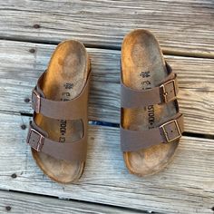 Mocha Arizona Birkenstock- Size L5/36/230, Brand New, But No Box Since It Got Destroyed. 2 Adjustable Straps, Classic Style, Made In Germany! Pink Birkenstocks, Arizona Birkenstock, Brown Strappy Sandals, Vegan Sandals, Low Wedge Sandals, Birkenstock Sandals Arizona, Birkenstock Brown, Birkenstock Women, Teal Leather