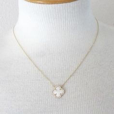 Clover Vintage Size Pave Necklace, Clover Necklace, Silver 925 Necklace, Rachel Zoe, Fine Jewellery Necklace, Gold Plated Sterling Silver, Womens Jewelry Necklace, Jewelry Necklace Pendant, Jewelry Watches