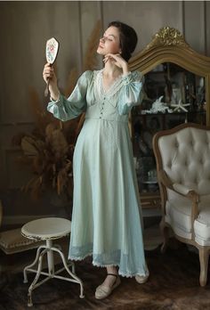 Robe Raya Retro Vintage Style, Chic Woman, Fancy Dresses, E Commerce, The Modern, Vintage Dresses, Victorian Dress, Cold Shoulder Dress, Retro Vintage