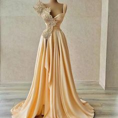 डिजाइनर कपड़े, Pleated Party Dress, Dream Prom, Diamond Dress, Elegant Prom Dresses, A Line Prom Dresses, Dress Boutique, Stretch Satin