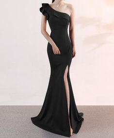 One Shoulder Black Evening Gown (Stunning) One Shoulder Evening Dress With Sweep Train For Prom, Prom Season Gown With Sweep Train And One Shoulder, One-shoulder Evening Dress With Sweep Train For Prom, One Shoulder Floor-length Dress For Prom, One Shoulder Maxi Dress For Gala During Prom Season, One Shoulder Maxi Dress For Gala And Prom Season, One Shoulder Gown For Prom Season, One-shoulder Maxi Dress For Gala Prom Season, One-shoulder Gown For Prom Season